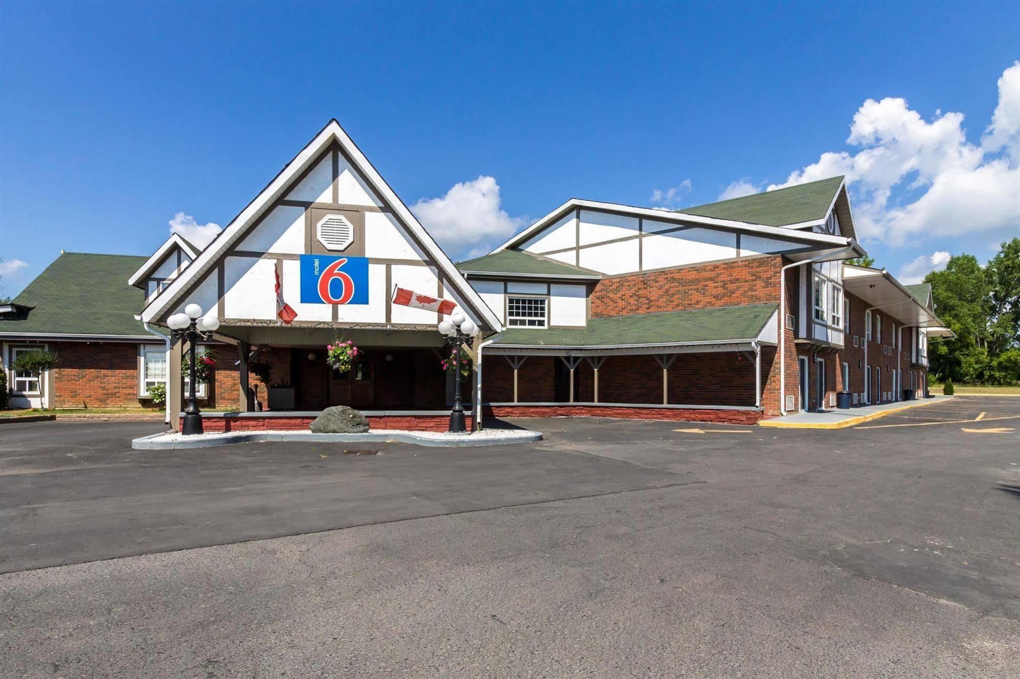 Motel 6-Trenton, On Exteriér fotografie